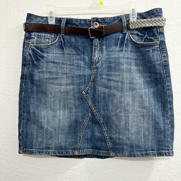 Women’s warehouse one distress denim mini skirt and leather/rope boho belt sz 10 - Picture 1 of 5